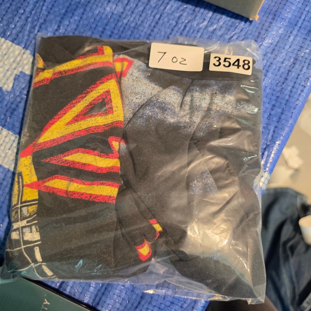 Def Leppard Mens 2XL Black Graphic T-Shirt Adrenalize Hysteria Band Tee 2019 - Picture 6 of 6